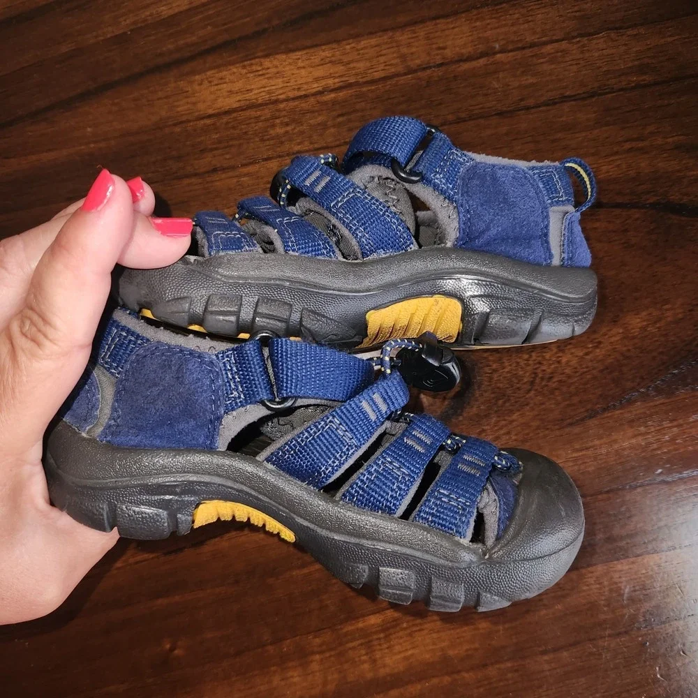 KEEN Newport H2 Shoes Size 9 Little Kids Washable Hiking Water Sandals Navy Blue